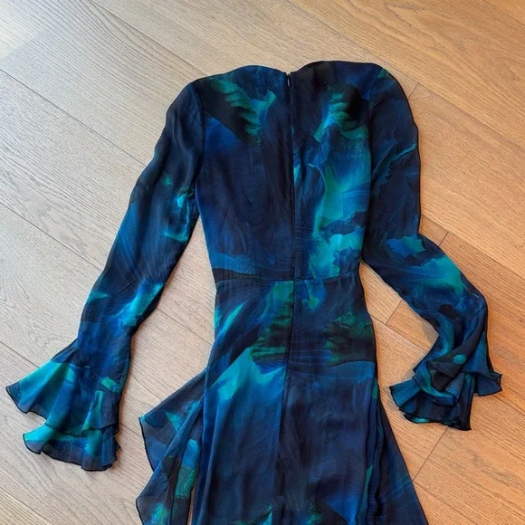 Rat & Boa Fiorella Deep V-Neck Long Sleeve Dress - Picture 9 of 10